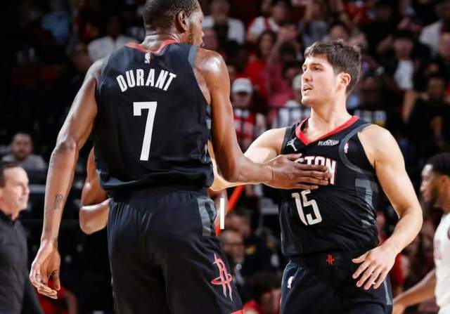 华体会hth体育官网入口-14分2助攻,谢泼德再度冲击首发 火箭双进攻发起点 与杜兰特更搭