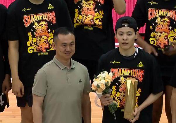 广东女篮逆袭3-1夺冠！杨舒予夺总决赛MVP