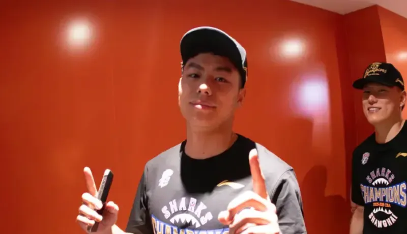 华体会hth体育官网入口-李添荣：夺冠时刻哭了&amp;amp;幸福的眼泪，夺冠是球队每个人的功劳